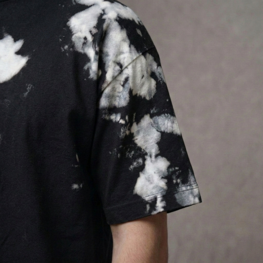 HOLD ME – Blast Wash Oversized Puff Print T-Shirt