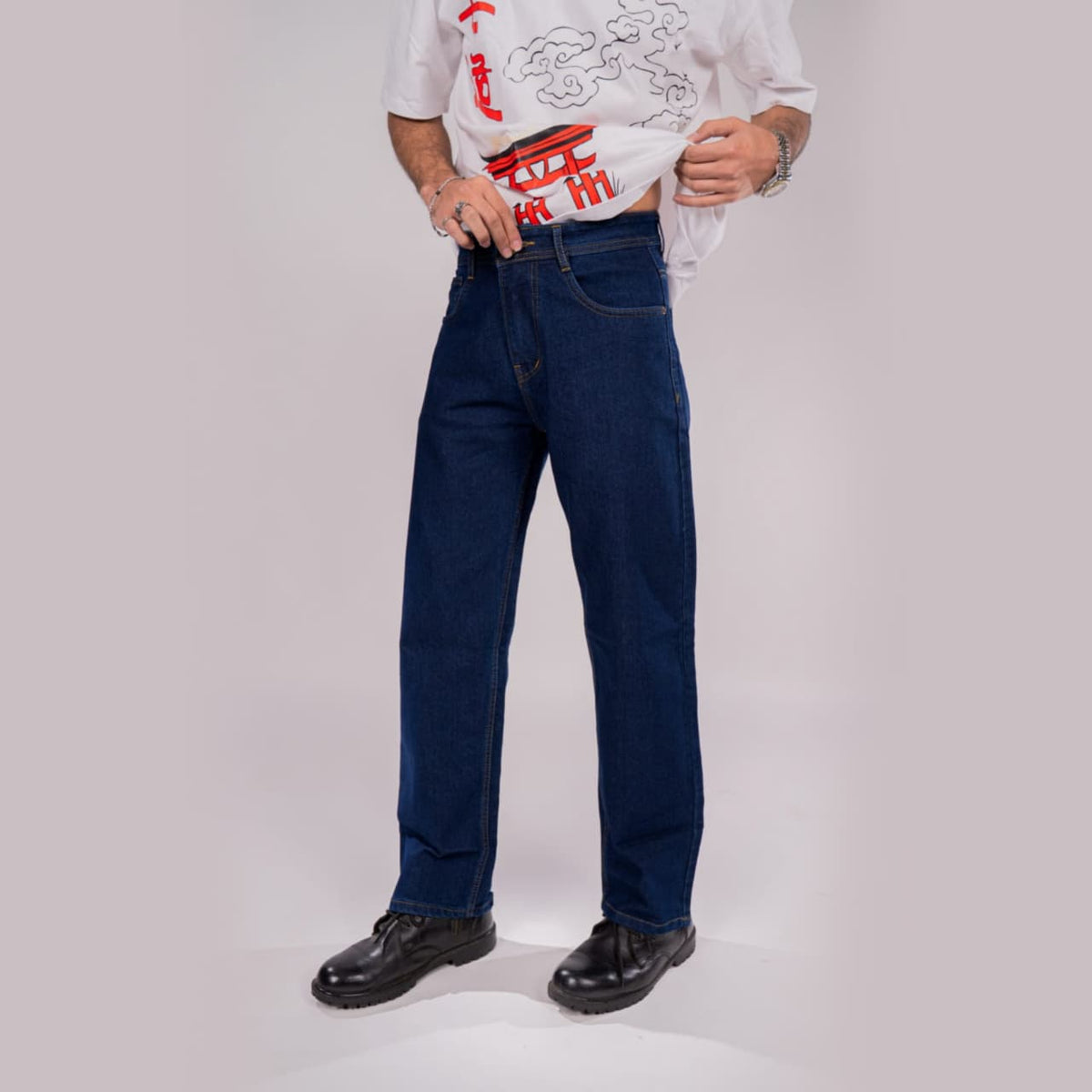 Classic Indigo – Straight Fit Denim