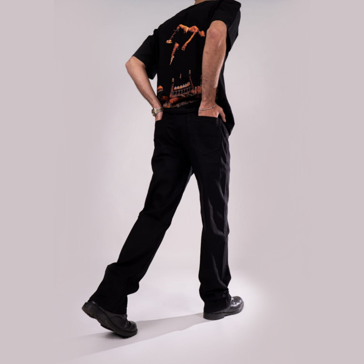 Classic Black – Straight Fit Denim