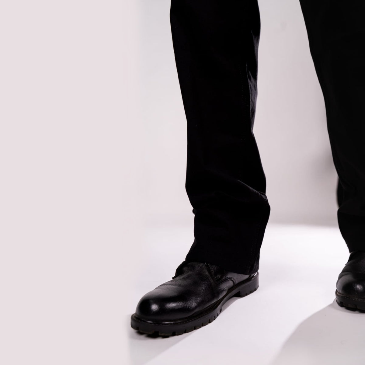 Classic Black – Straight Fit Denim