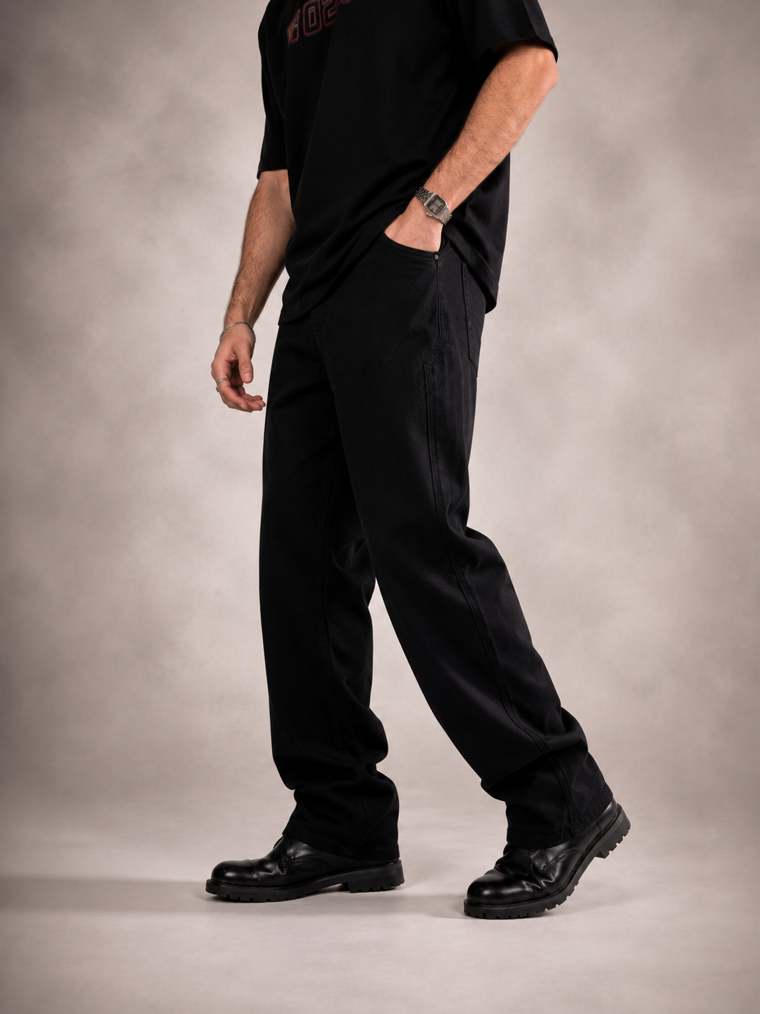 Classic Black – Straight Fit Denim