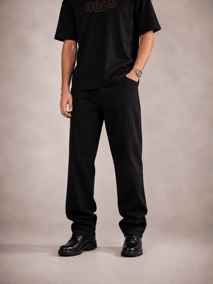 Classic Black – Straight Fit Denim