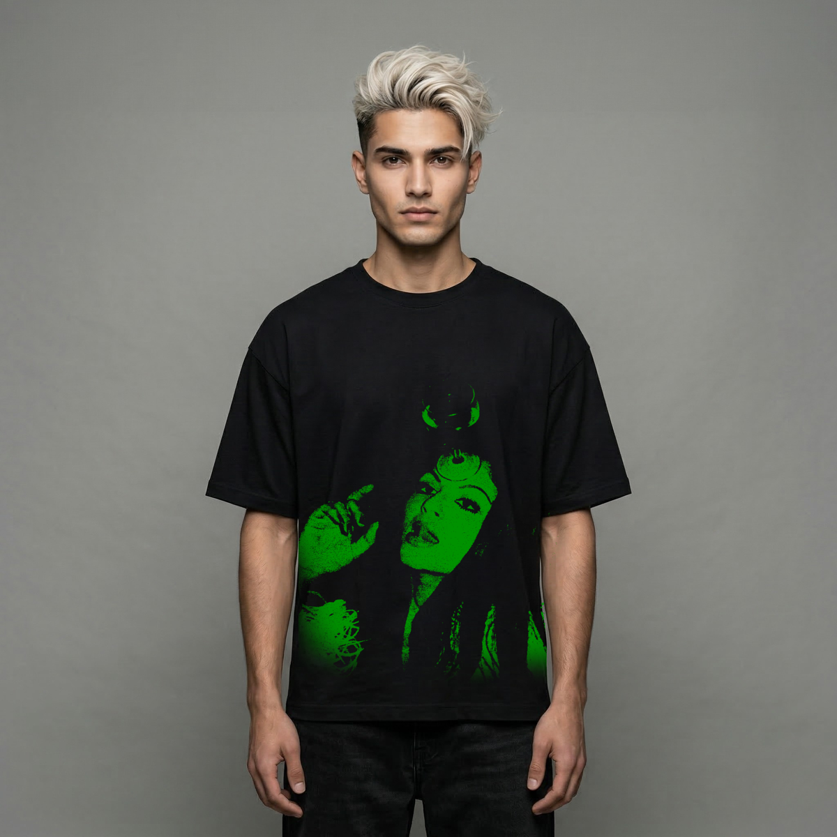 SHARMILA ECLIPSE - Oversized T-Shirt